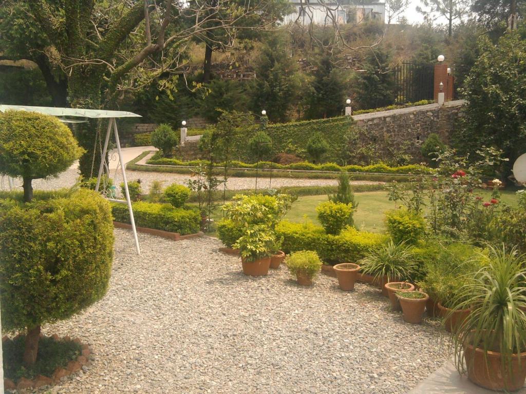 Sapphire Inn Bhimtal Exterior photo