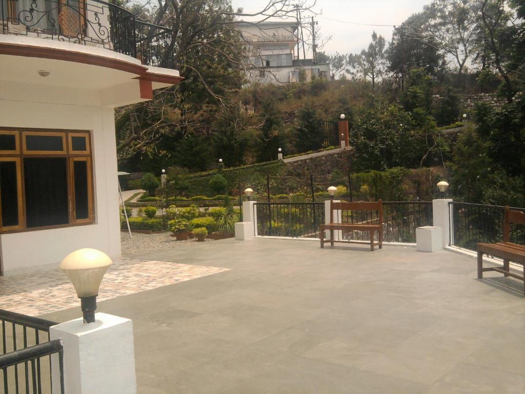 Sapphire Inn Bhimtal Exterior photo