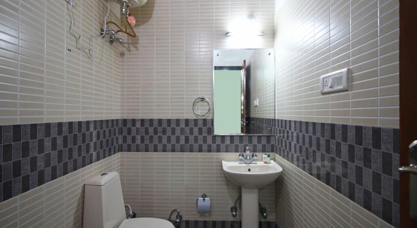 Sapphire Inn Bhimtal Exterior photo